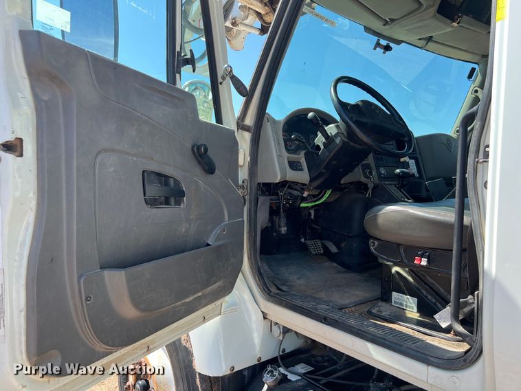 image for item DS3091 2008 International WorkStar 7400 digger derrick truck