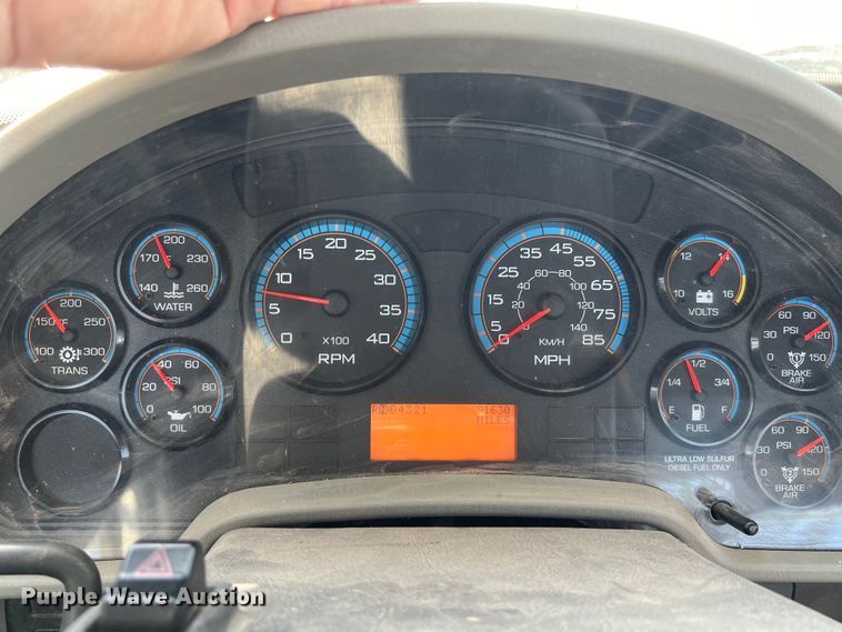 image for item DS3091 2008 International WorkStar 7400 digger derrick truck