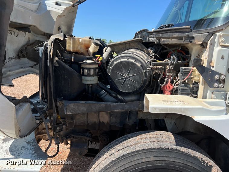 image for item DS3091 2008 International WorkStar 7400 digger derrick truck