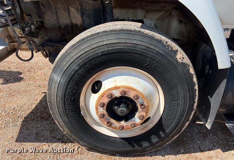 image for item DS3091 2008 International WorkStar 7400 digger derrick truck