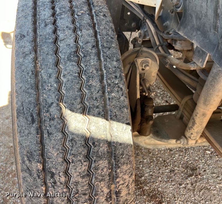 image for item DS3091 2008 International WorkStar 7400 digger derrick truck