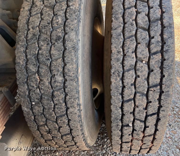 image for item DS3091 2008 International WorkStar 7400 digger derrick truck