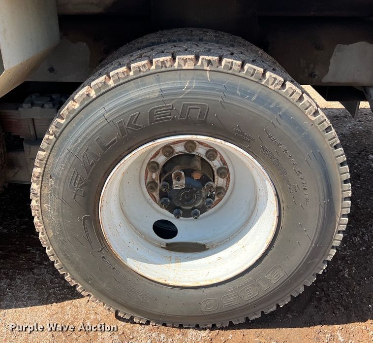 image for item DS3091 2008 International WorkStar 7400 digger derrick truck