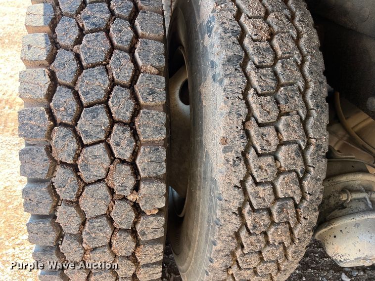 image for item DS3091 2008 International WorkStar 7400 digger derrick truck