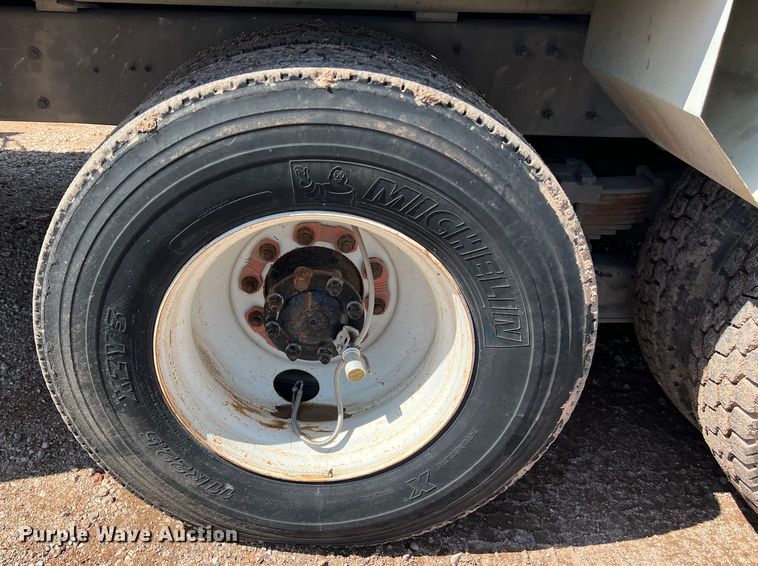 image for item DS3091 2008 International WorkStar 7400 digger derrick truck