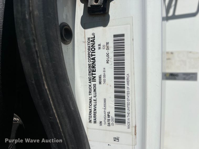 image for item DS3091 2008 International WorkStar 7400 digger derrick truck