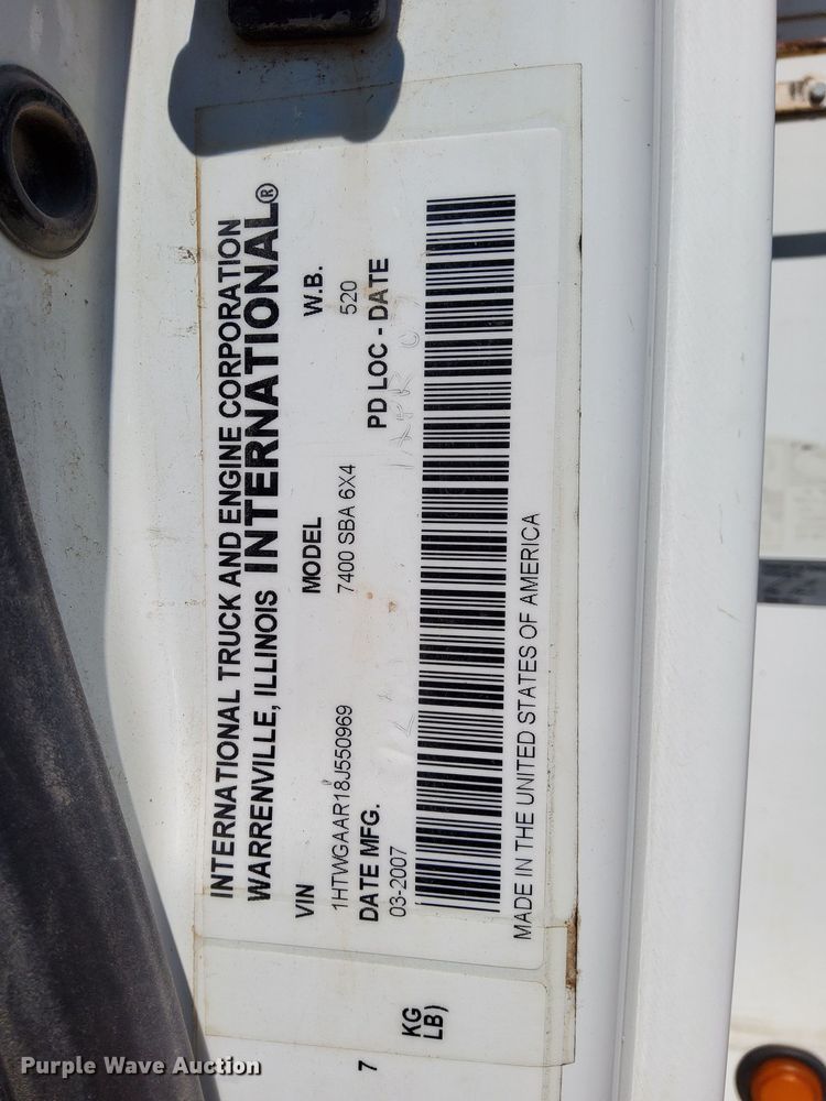 image for item DS3091 2008 International WorkStar 7400 digger derrick truck