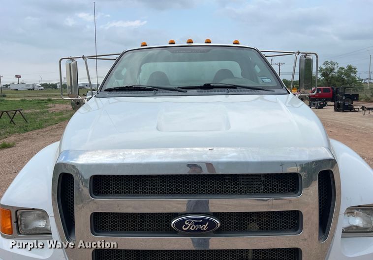 image for item DS3096 2012 Ford F750 water truck