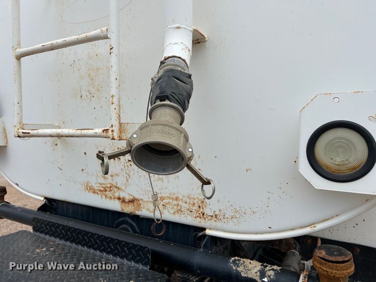 image for item DS3096 2012 Ford F750 water truck
