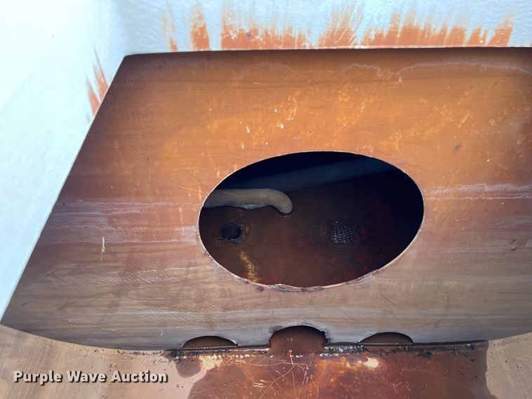 image for item DS3096 2012 Ford F750 water truck