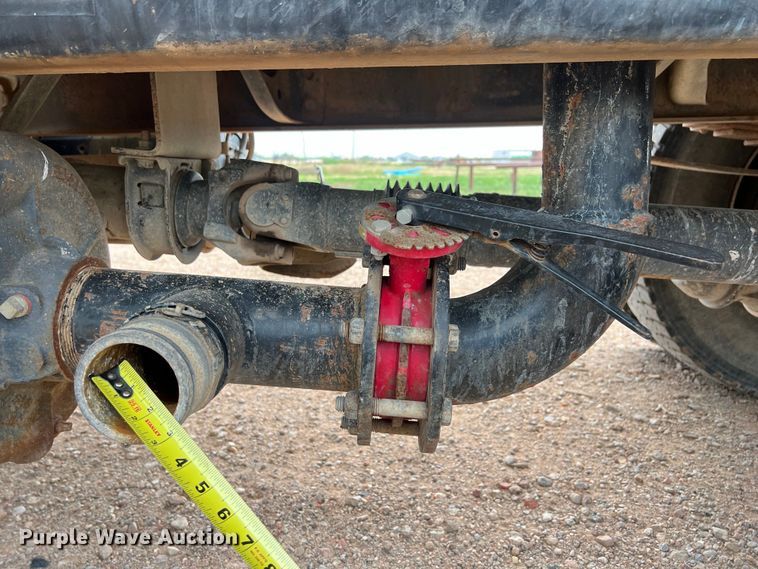 image for item DS3096 2012 Ford F750 water truck