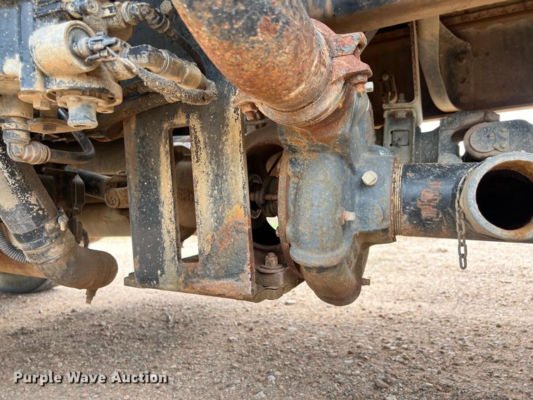 image for item DS3096 2012 Ford F750 water truck