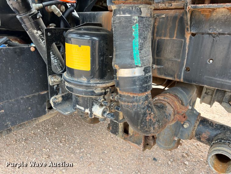 image for item DS3096 2012 Ford F750 water truck