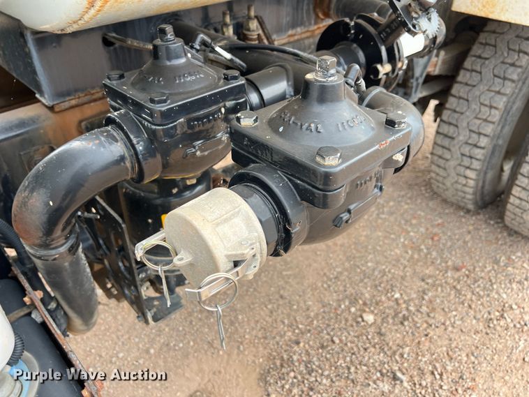 image for item DS3096 2012 Ford F750 water truck