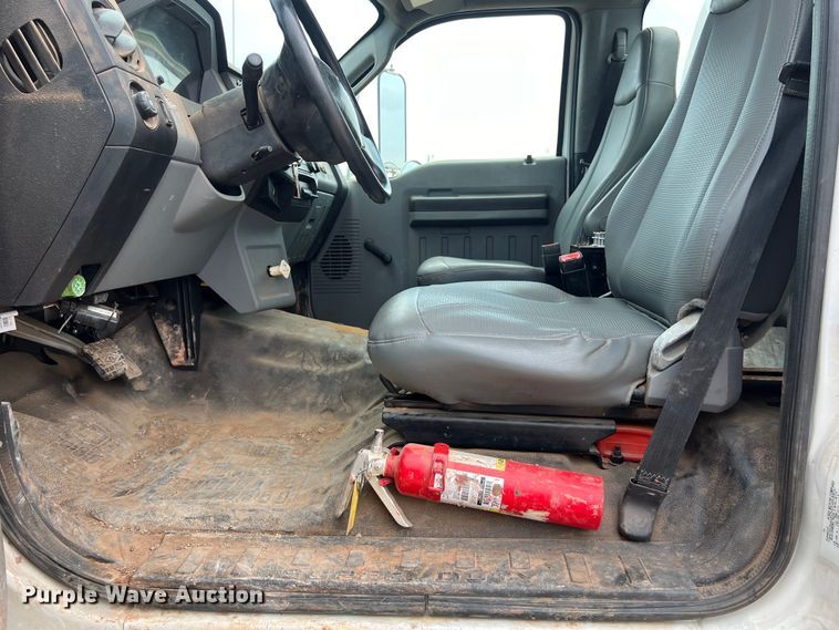 image for item DS3096 2012 Ford F750 water truck