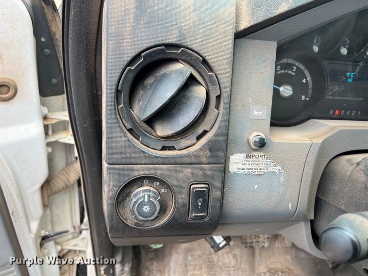 image for item DS3096 2012 Ford F750 water truck