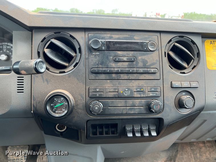 image for item DS3096 2012 Ford F750 water truck