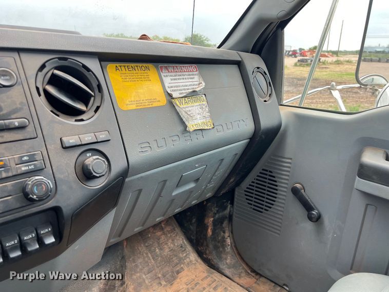 image for item DS3096 2012 Ford F750 water truck