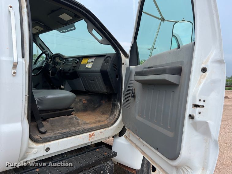 image for item DS3096 2012 Ford F750 water truck