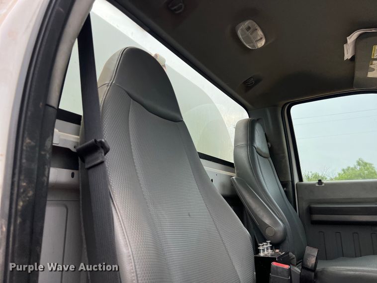 image for item DS3096 2012 Ford F750 water truck