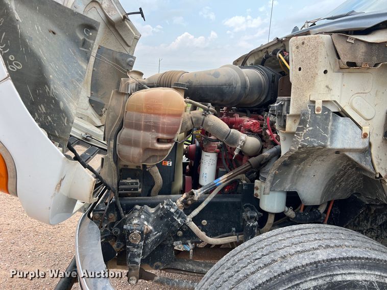 image for item DS3096 2012 Ford F750 water truck