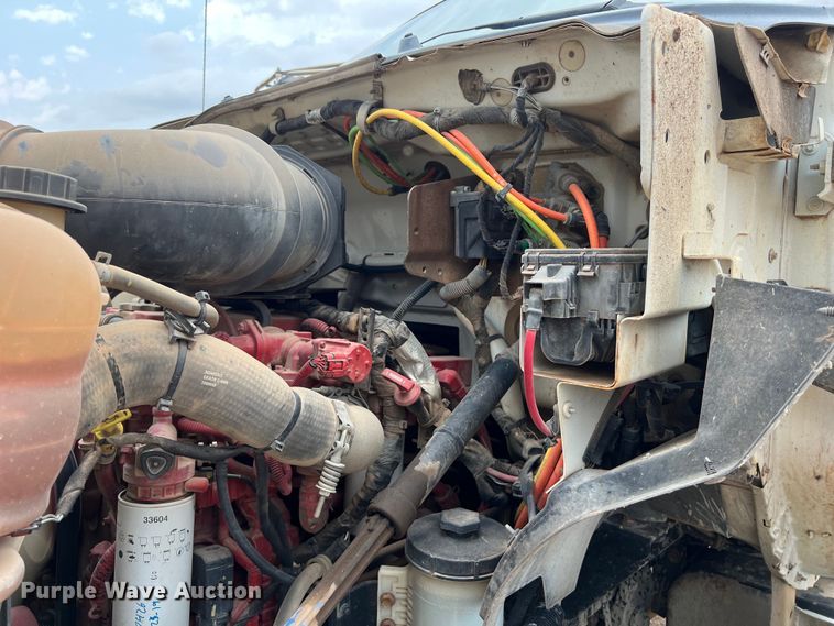 image for item DS3096 2012 Ford F750 water truck