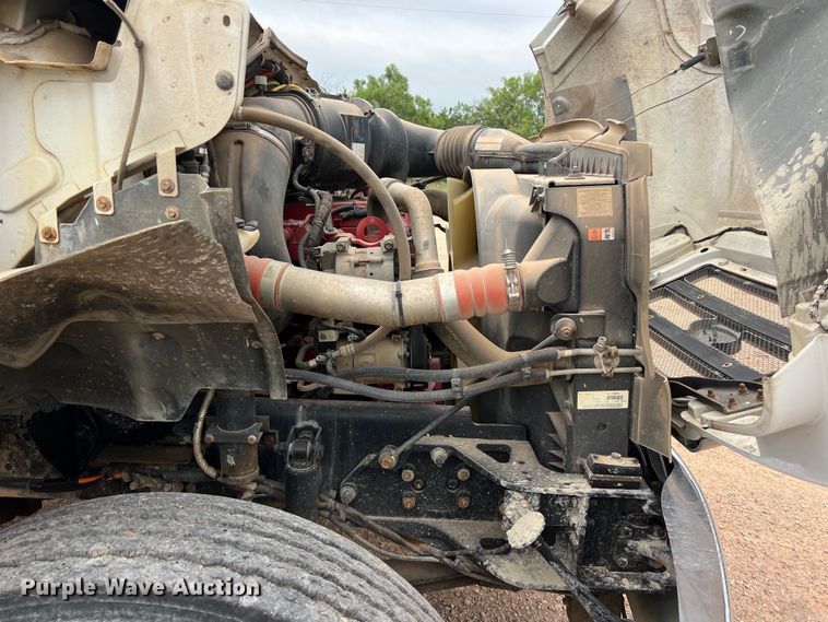 image for item DS3096 2012 Ford F750 water truck