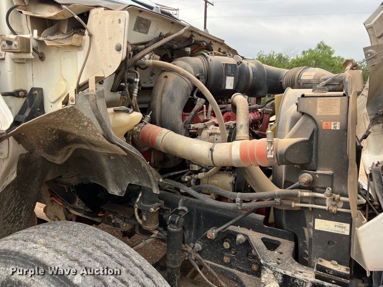 image for item DS3096 2012 Ford F750 water truck