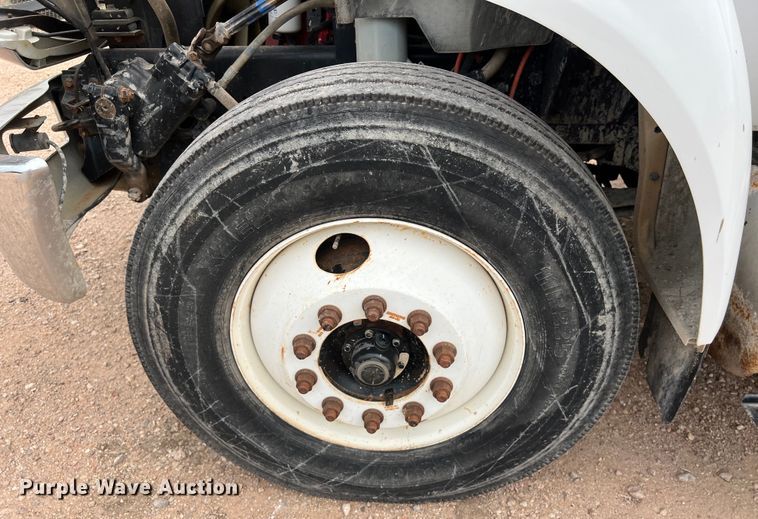 image for item DS3096 2012 Ford F750 water truck