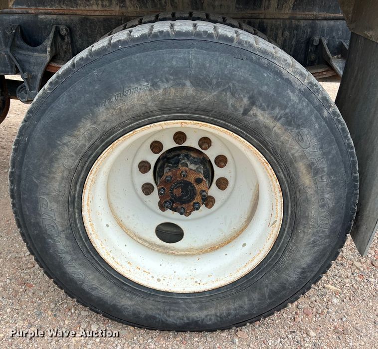 image for item DS3096 2012 Ford F750 water truck