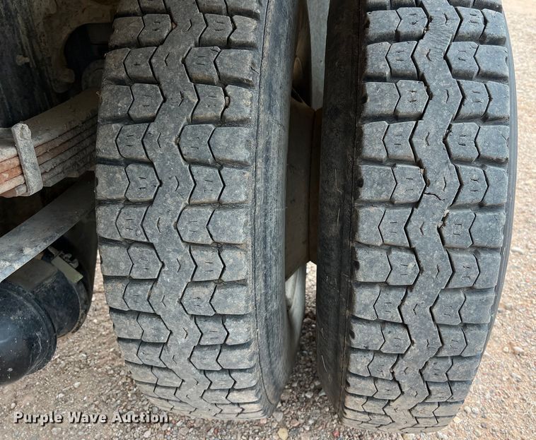 image for item DS3096 2012 Ford F750 water truck