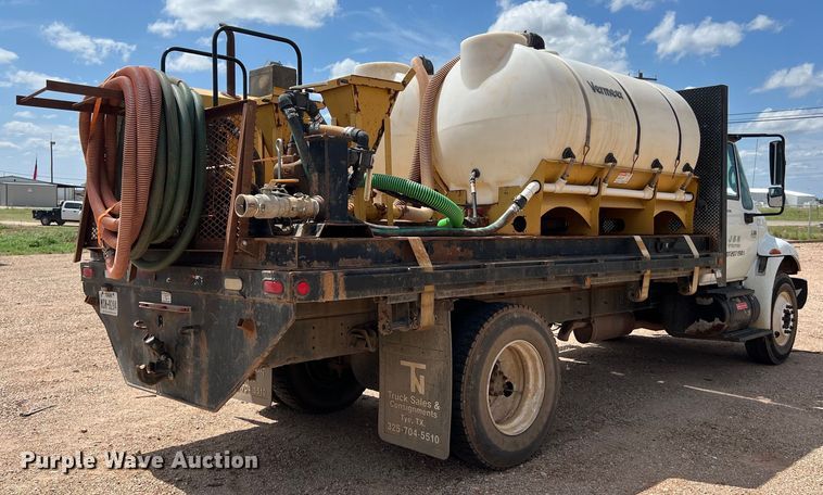 image for item DS3099 2007 International 4300 flatbed truck