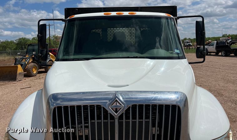 image for item DS3099 2007 International 4300 flatbed truck