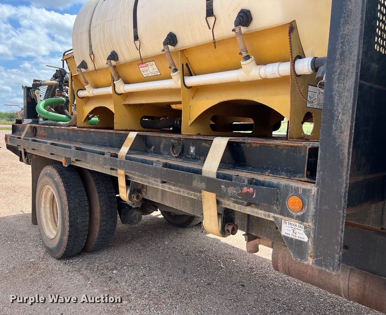 image for item DS3099 2007 International 4300 flatbed truck