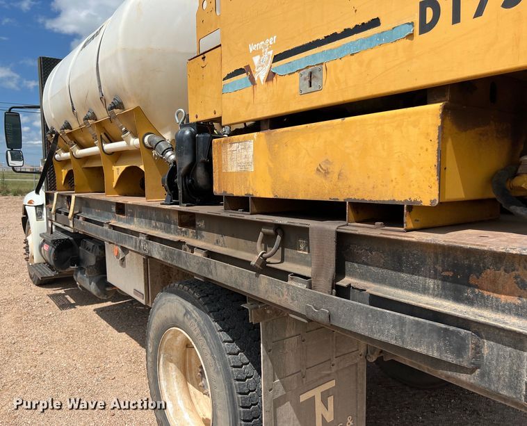 image for item DS3099 2007 International 4300 flatbed truck