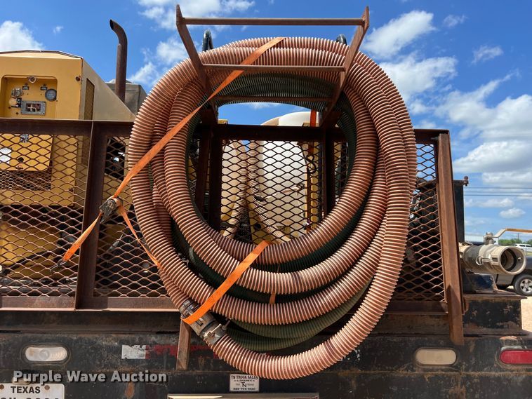 image for item DS3099 2007 International 4300 flatbed truck