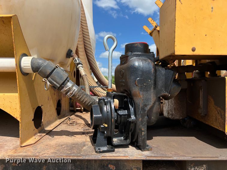 image for item DS3099 2007 International 4300 flatbed truck