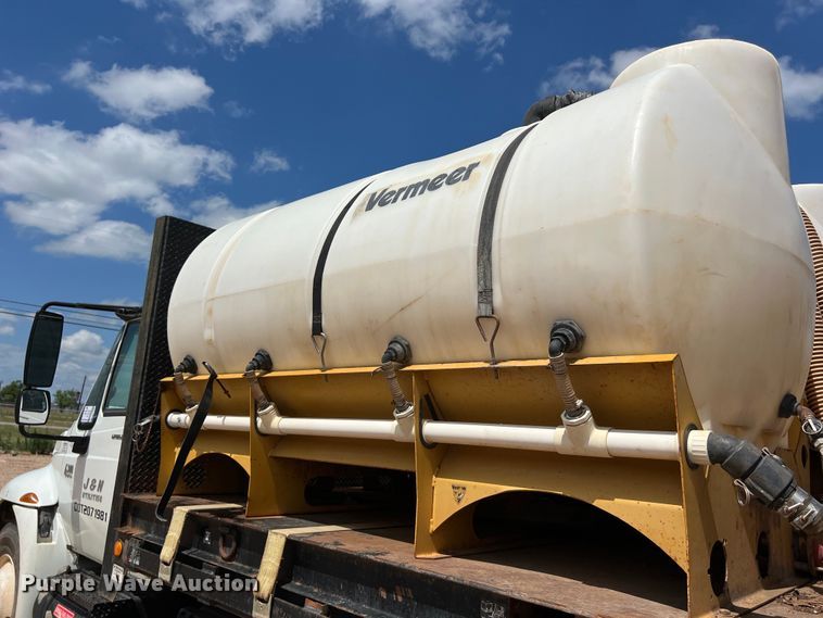 image for item DS3099 2007 International 4300 flatbed truck