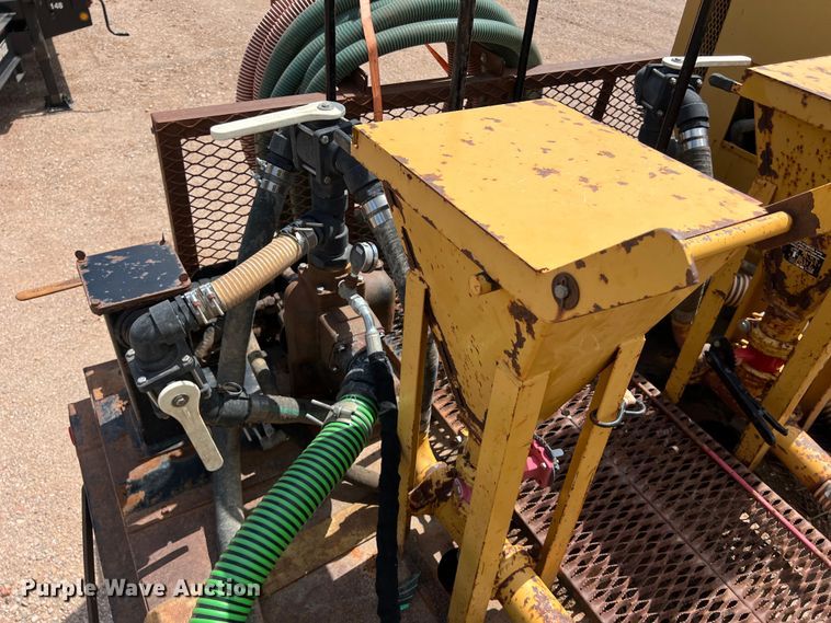 image for item DS3099 2007 International 4300 flatbed truck