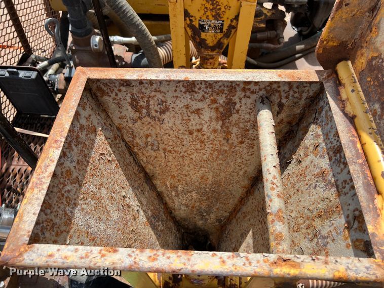 image for item DS3099 2007 International 4300 flatbed truck