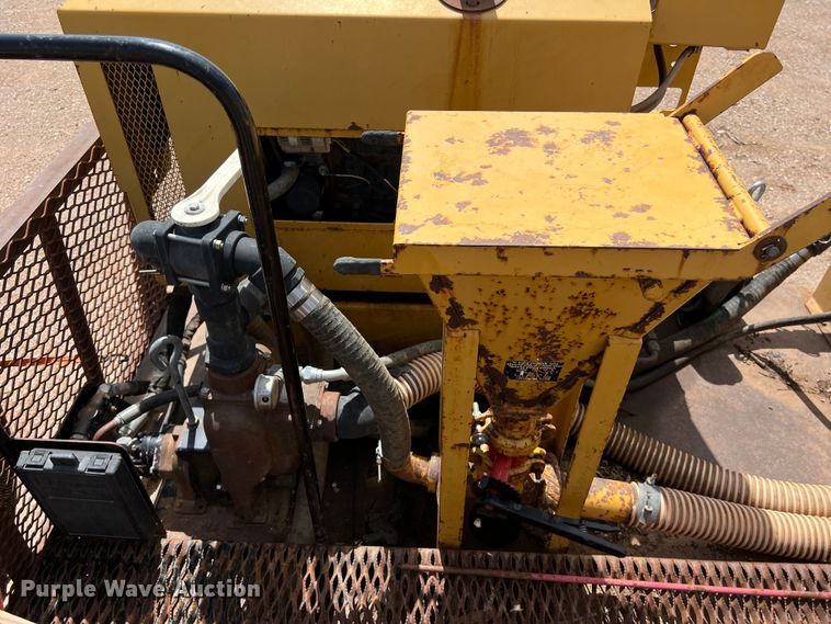 image for item DS3099 2007 International 4300 flatbed truck