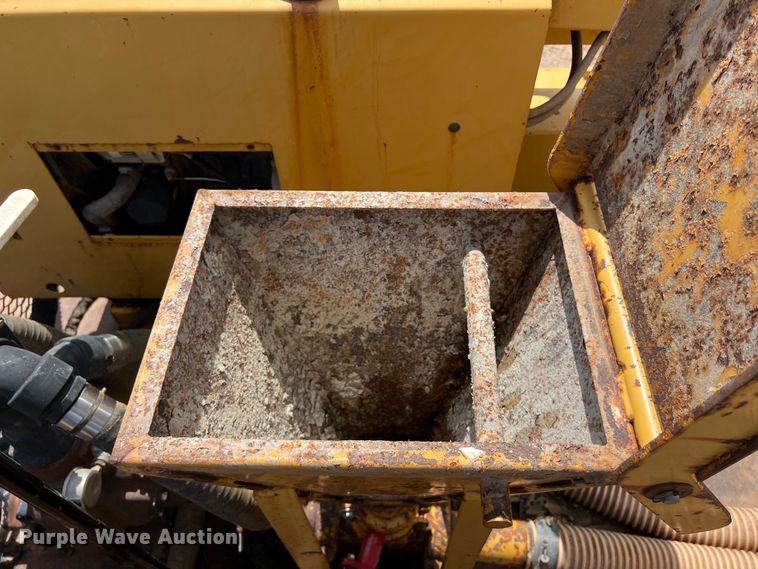 image for item DS3099 2007 International 4300 flatbed truck