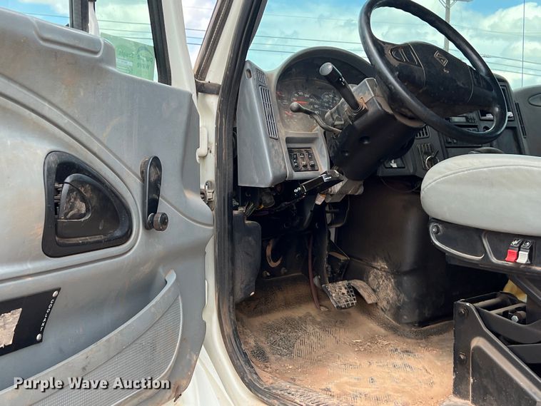 image for item DS3099 2007 International 4300 flatbed truck