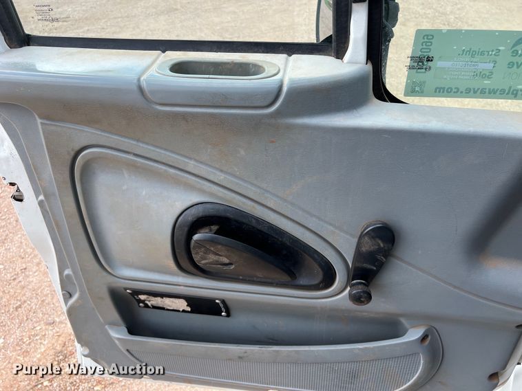 image for item DS3099 2007 International 4300 flatbed truck