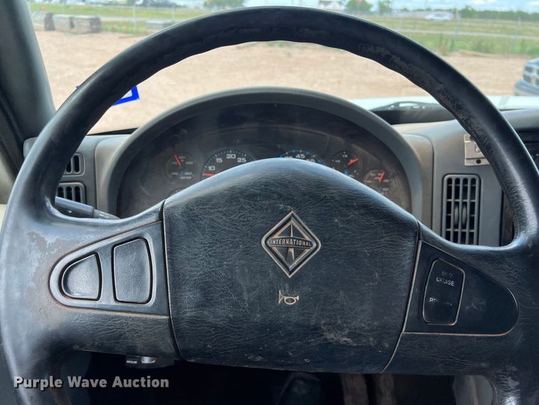 image for item DS3099 2007 International 4300 flatbed truck