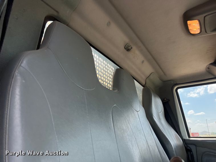 image for item DS3099 2007 International 4300 flatbed truck