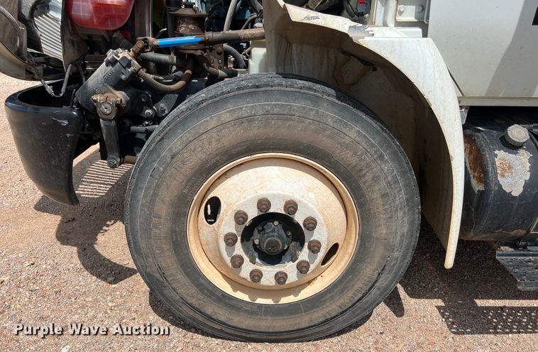 image for item DS3099 2007 International 4300 flatbed truck