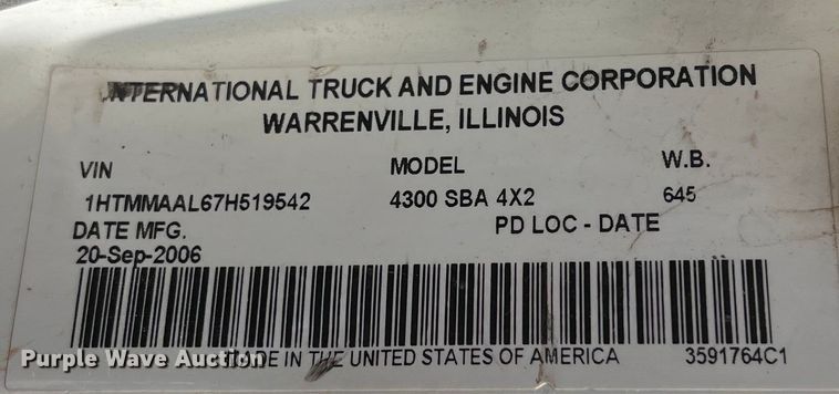 image for item DS3099 2007 International 4300 flatbed truck