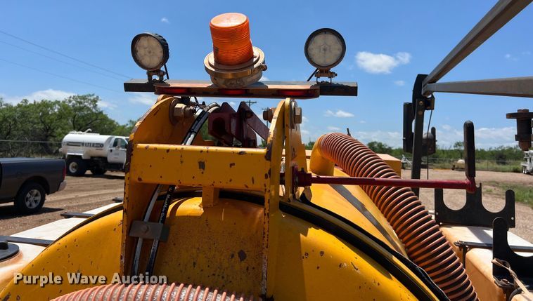 image for item DS3101 2019 Vermeer LP573XDT vacuum excavator