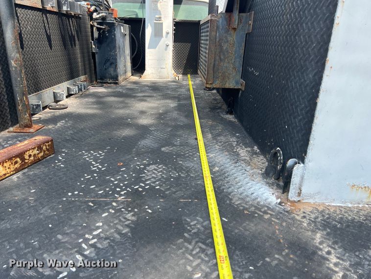 image for item DS3108 2011 Ford F550 Super Duty bucket truck